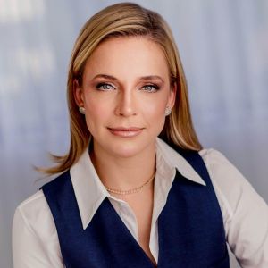 Picture of Dra Lara Poltronieri